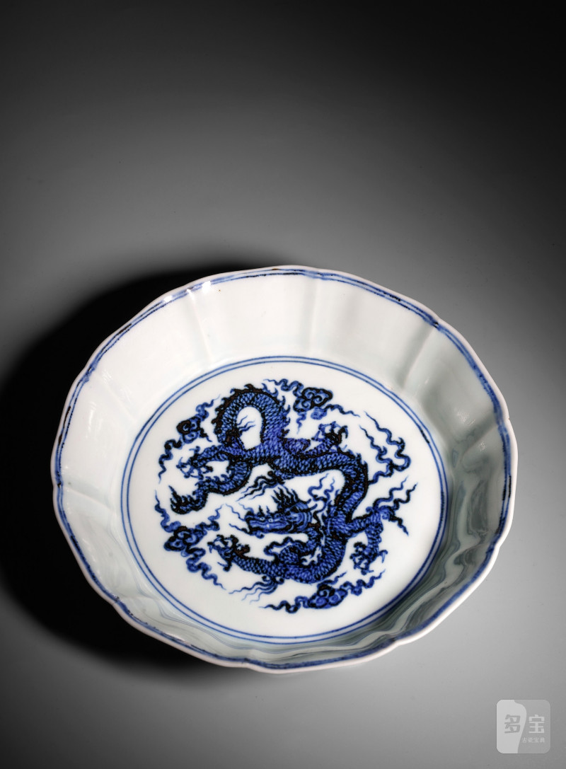 明宣德青花云龙纹十棱洗